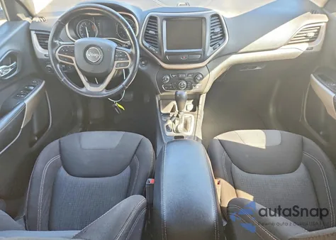 2017 Jeep Cherokee Latitude z USA, uszkodzony, nr VIN 1C4PJLCS2HD221453